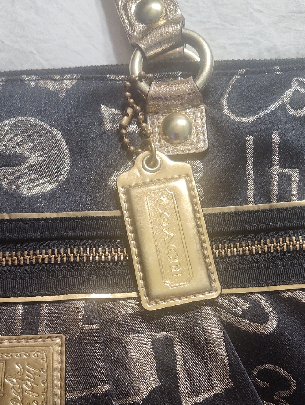 Coach Poppy 2010 Vintage Story Patch Glam Tote Retail $228 (Discountiued) - Picture 4 of 14